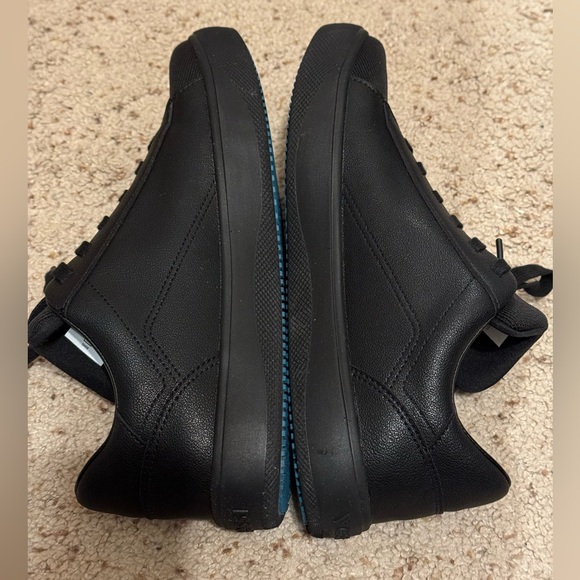 LIKE NEW! WATERPROOF Limited Edition Vessi Soho Sneaker - Picture 2 of 9